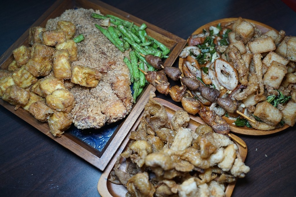 【全台最貴籤詩雞排】台中最潮鹹酥雞攤 問事解惑還可以吃美味炸物 熊掌香雞排 【全台最貴籤詩雞排】台中最潮鹹酥雞攤 問事解惑還可以吃美味炸物 熊掌香雞排