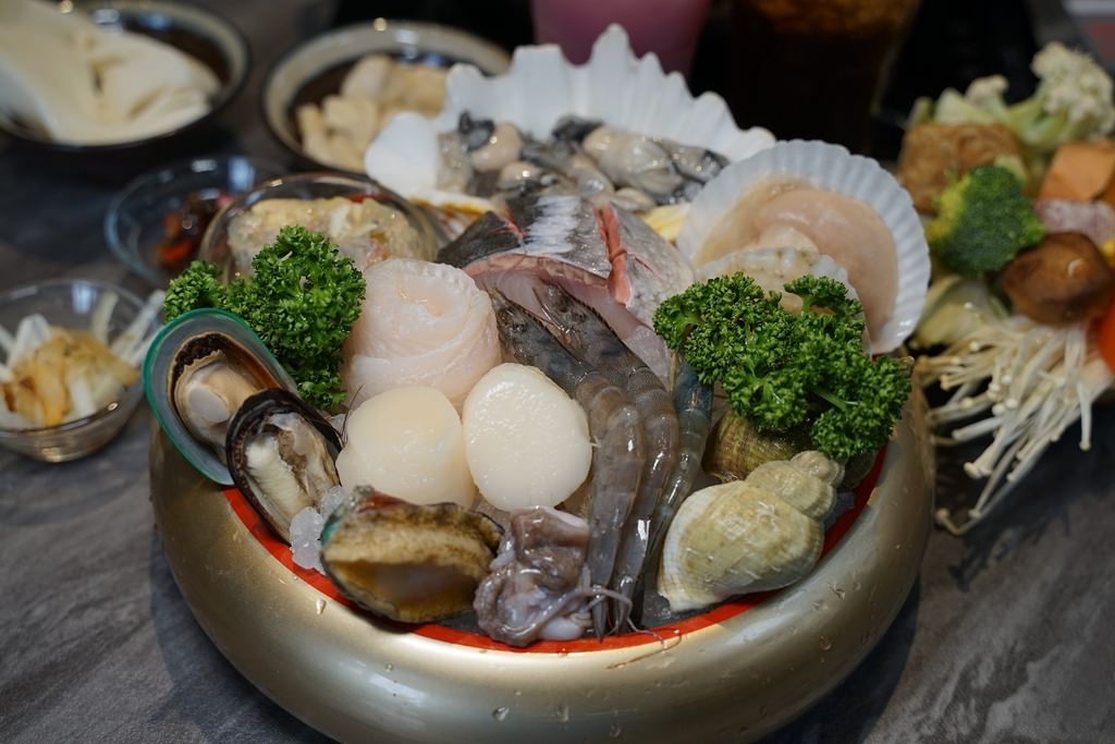 【青埔火鍋推薦】天天鮮魚蛤蜊提煉湯頭 青埔平價海鮮拼盤 食鍋性也海鮮鍋物