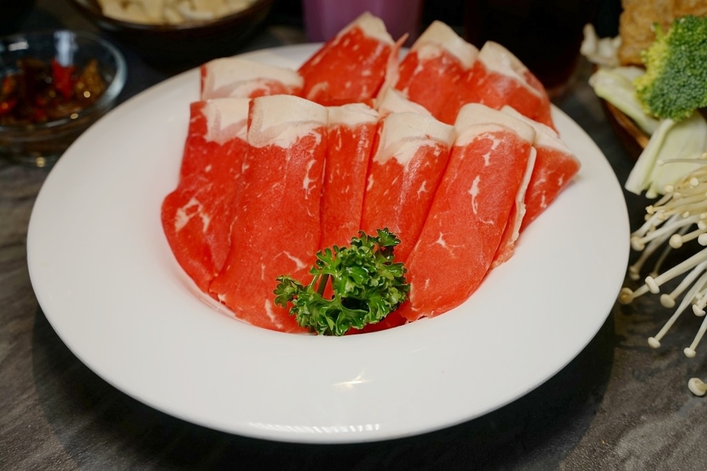 【青埔火鍋推薦】天天鮮魚蛤蜊提煉湯頭 青埔平價海鮮拼盤 食鍋性也海鮮鍋物