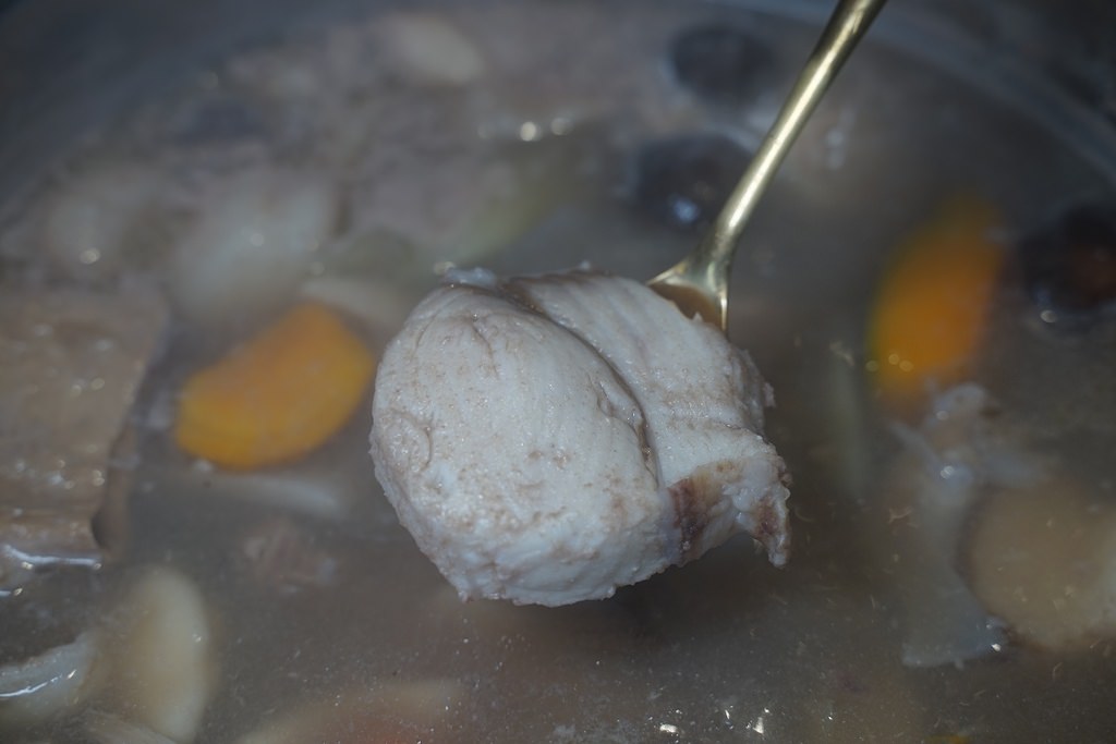 【青埔火鍋推薦】天天鮮魚蛤蜊提煉湯頭 青埔平價海鮮拼盤 食鍋性也海鮮鍋物