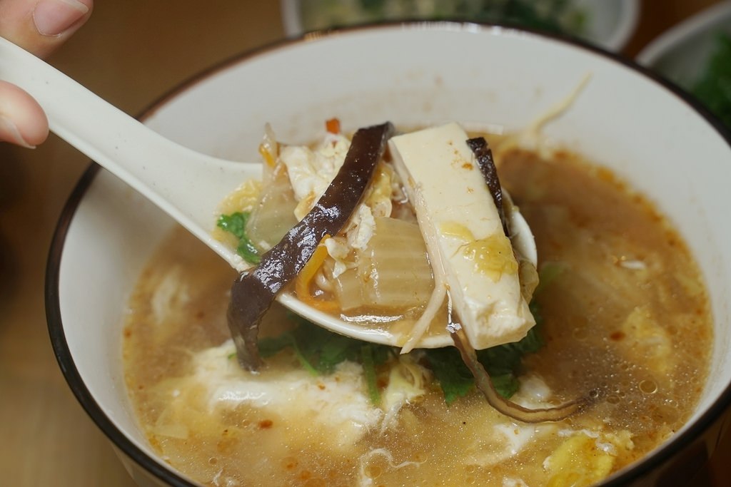 【竹北麵店推薦】自家製麵Q彈手工麵 美味必點經典蕃茄牛腩麵/青醬麻辣乾麵 東小食(原東家製麵) 【竹北麵店推薦】自家製麵Q彈手工麵 美味必點經典蕃茄牛腩麵/青醬麻辣乾麵 東小食(原東家製麵)