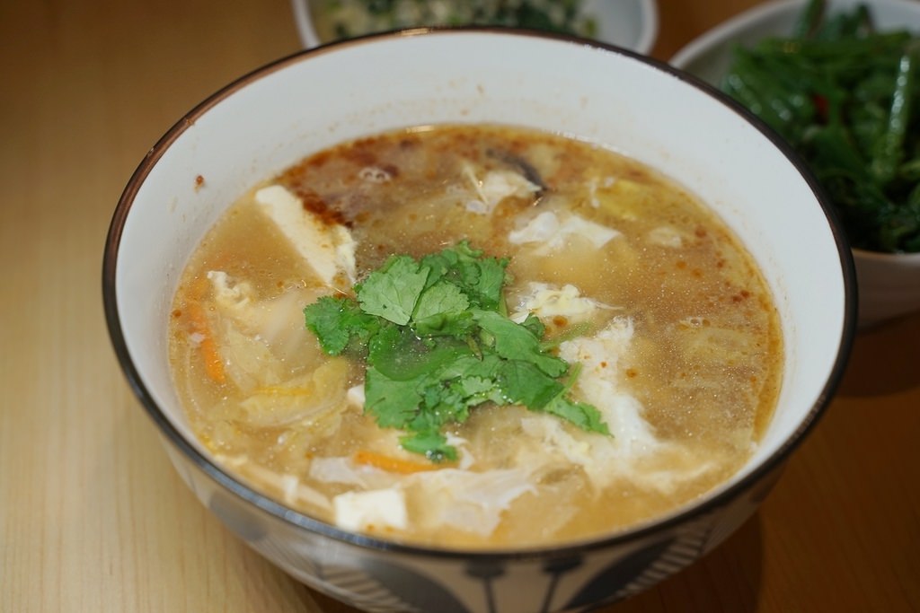 【竹北麵店推薦】自家製麵Q彈手工麵 美味必點經典蕃茄牛腩麵/青醬麻辣乾麵 東小食(原東家製麵) 【竹北麵店推薦】自家製麵Q彈手工麵 美味必點經典蕃茄牛腩麵/青醬麻辣乾麵 東小食(原東家製麵)