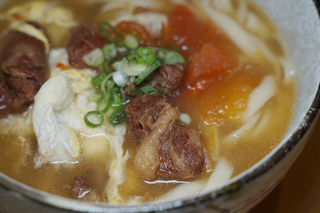 【竹北麵店推薦】自家製麵Q彈手工麵 美味必點經典蕃茄牛腩麵/青醬麻辣乾麵 東小食(原東家製麵) 【竹北麵店推薦】自家製麵Q彈手工麵 美味必點經典蕃茄牛腩麵/青醬麻辣乾麵 東小食(原東家製麵)
