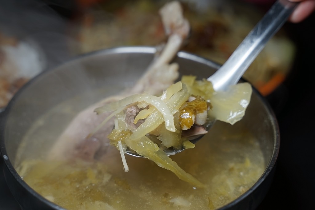 【梧州街觀光夜市美食推薦】傳統小吃多選擇 美味必點好吃鹹菜鴨/手切滷肉飯 梧州街夜市鹹菜鴨 【梧州街觀光夜市美食推薦】傳統小吃多選擇 美味必點好吃鹹菜鴨/手切滷肉飯 梧州街夜市鹹菜鴨
