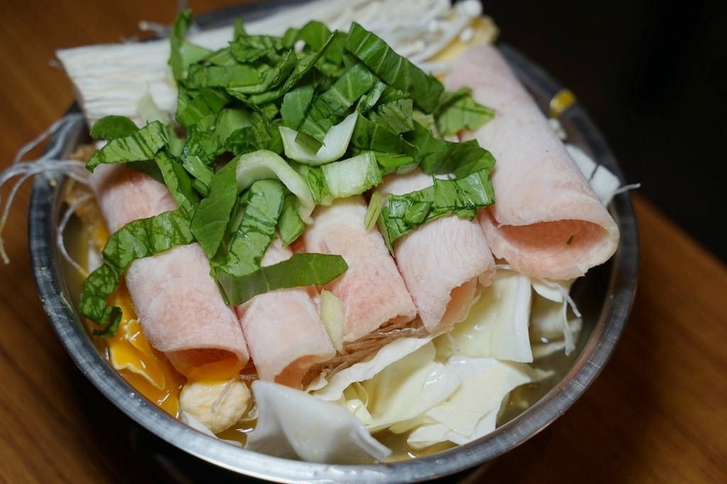 【桃園青埔小火鍋推薦】豐富自助吧吃到飽 滷肉飯/涼麵/冷飲/冰淇淋無限量供應 8鍋青埔店 【桃園青埔小火鍋推薦】豐富自助吧吃到飽 滷肉飯/涼麵/冷飲/冰淇淋無限量供應 8鍋青埔店