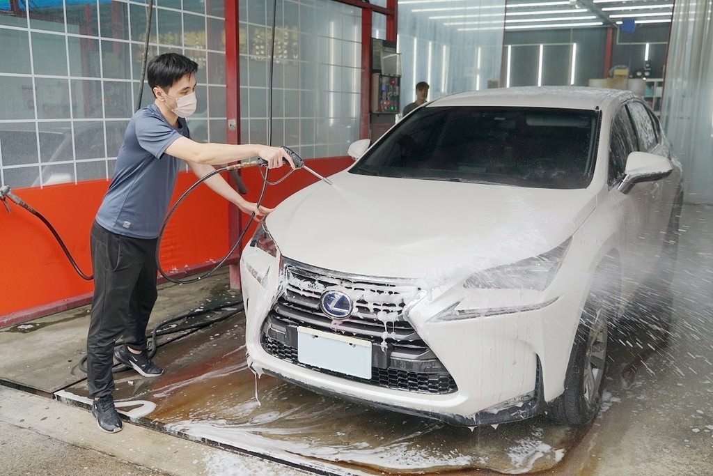 【竹北洗車打蠟推薦】豪華手工洗車+頂級棕櫚蠟 新竹第一間JOWUA特斯拉實體配件專賣店 洗來登竹北汽車美容中心 【竹北洗車打蠟推薦】豪華手工洗車+頂級棕櫚蠟 新竹第一間JOWUA特斯拉實體配件專賣店 洗來登竹北汽車美容中心