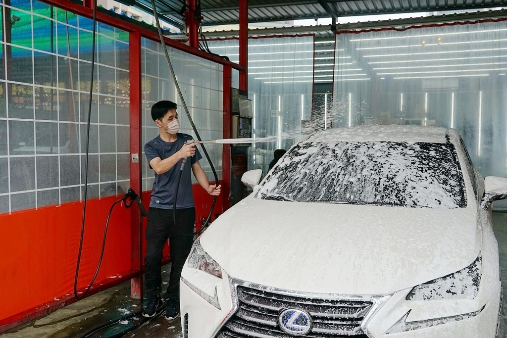【竹北洗車打蠟推薦】豪華手工洗車+頂級棕櫚蠟 新竹第一間JOWUA特斯拉實體配件專賣店 洗來登竹北汽車美容中心 【竹北洗車打蠟推薦】豪華手工洗車+頂級棕櫚蠟 新竹第一間JOWUA特斯拉實體配件專賣店 洗來登竹北汽車美容中心