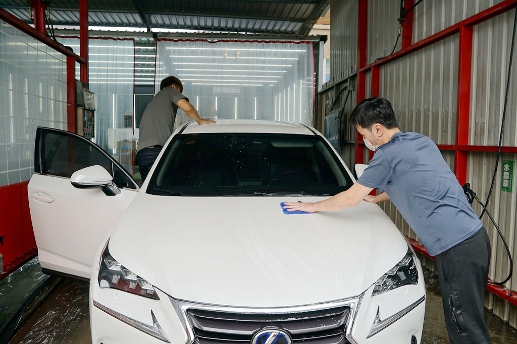 【竹北洗車打蠟推薦】豪華手工洗車+頂級棕櫚蠟 新竹第一間JOWUA特斯拉實體配件專賣店 洗來登竹北汽車美容中心 【竹北洗車打蠟推薦】豪華手工洗車+頂級棕櫚蠟 新竹第一間JOWUA特斯拉實體配件專賣店 洗來登竹北汽車美容中心