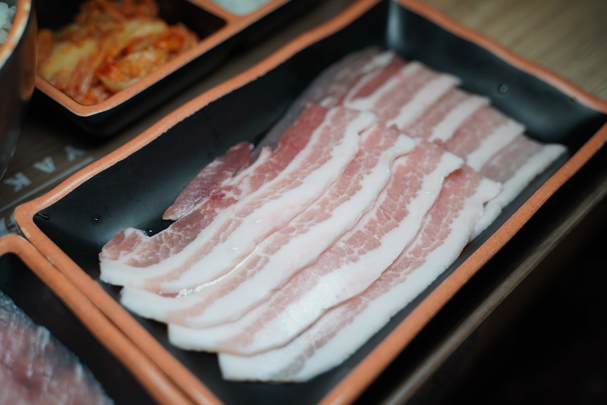 【內壢家樂福美食推薦】內壢個人燒肉好選擇 軌道送餐+獨享空間+現場候位 肉執事桃園內壢店