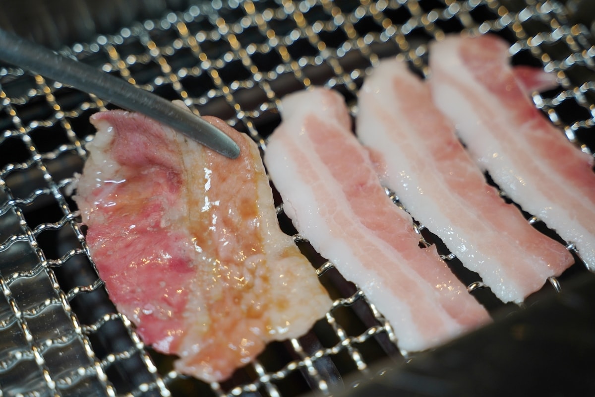 【內壢家樂福美食推薦】內壢個人燒肉好選擇 軌道送餐+獨享空間+現場候位 肉執事桃園內壢店