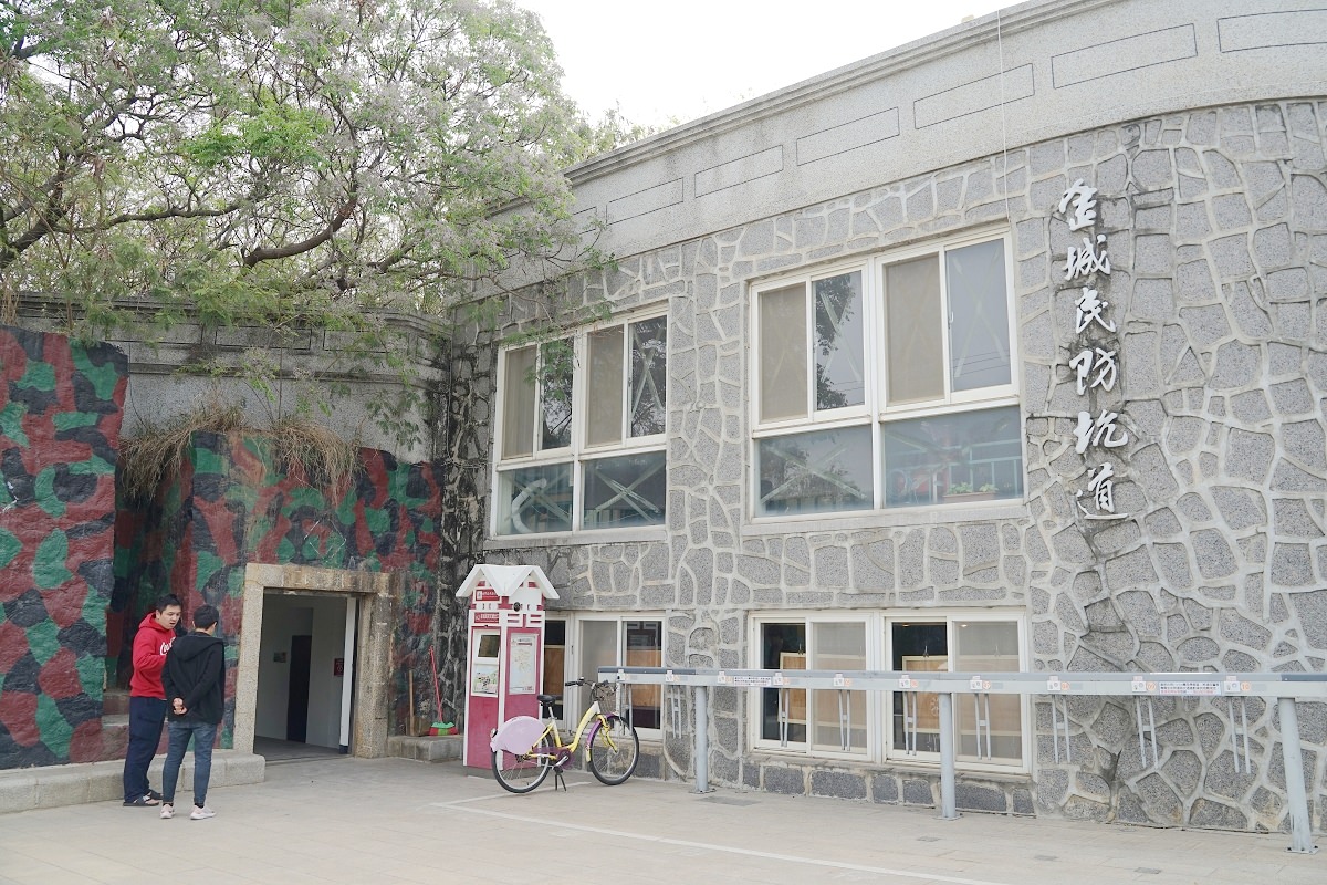 【金門室內景點推薦】免費導覽金門必訪 超剌激砲擊聲光體驗 金城民防坑道