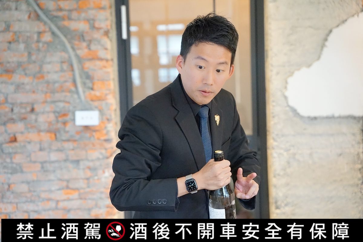 【酒食酒分:50款銘柄清酒玩味台北15家餐酒館】跟著世界唎酒師冠軍張鴻亮Johnny品嚐日本酒的美味 - 第17張圖 【酒食酒分:50款銘柄清酒玩味台北15家餐酒館】跟著世界唎酒師冠軍張鴻亮Johnny品嚐日本酒的美味