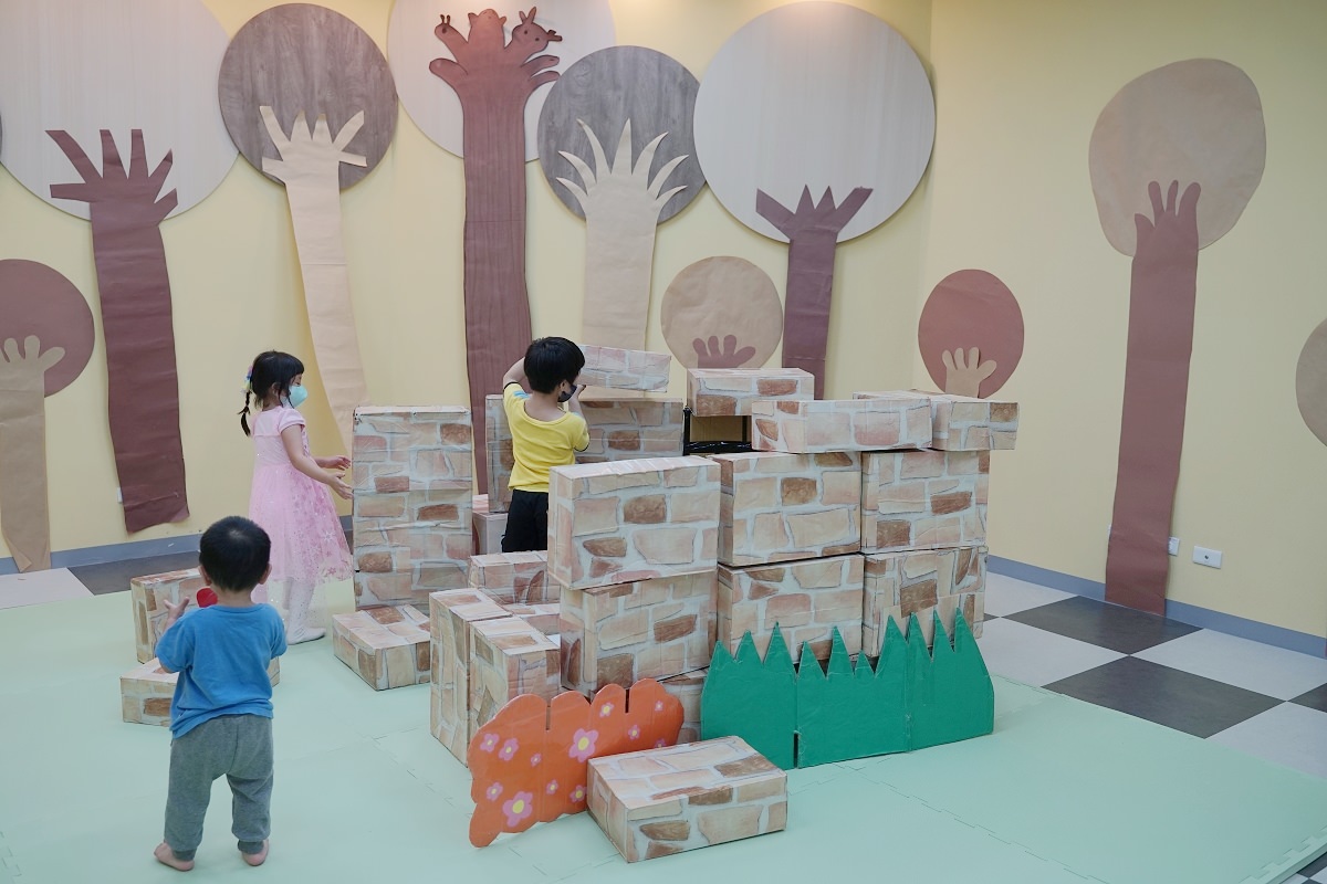 【內壢親子景點推薦】內壢社福館小孩放電好去處 一二樓超大兒童遊戲區 中壢內壢親子館