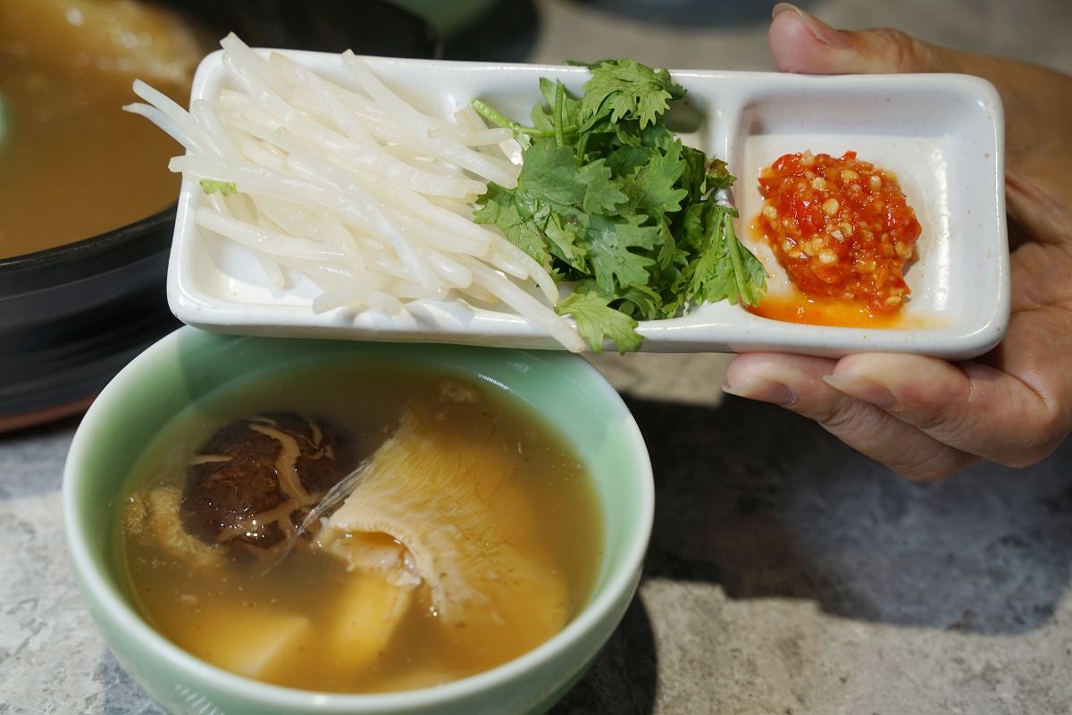 【台北東區補湯推薦】美味必點如膠似漆珍補湯 每日限量售完為止 一味難求