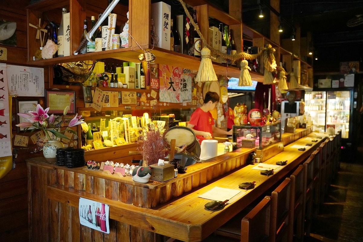 【台北八德路美食餐廳推薦】高CP值日式無菜單料理 極上豪華剌身盛合+活體海鮮和牛 建一食堂