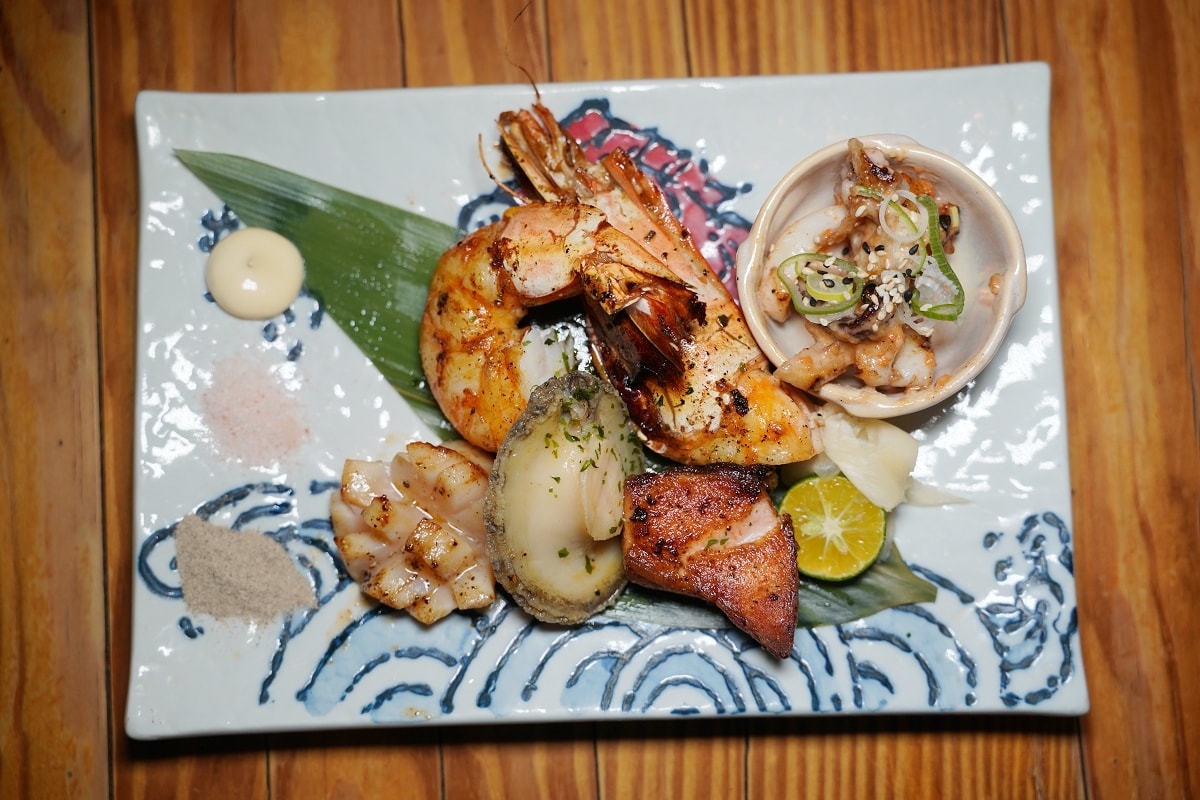 【台北八德路美食餐廳推薦】高CP值日式無菜單料理 極上豪華剌身盛合+活體海鮮和牛 建一食堂