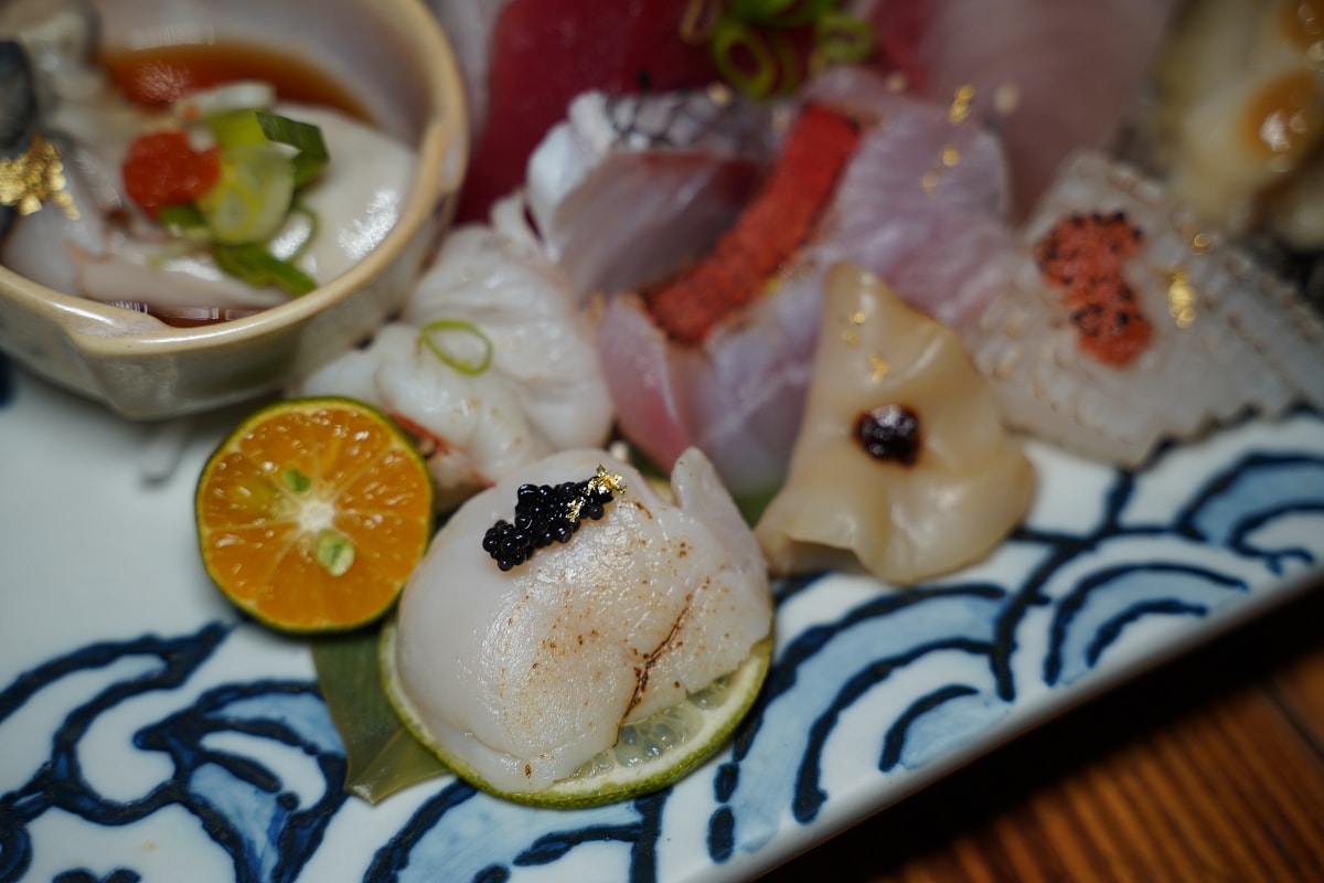 【台北八德路美食餐廳推薦】高CP值日式無菜單料理 極上豪華剌身盛合+活體海鮮和牛 建一食堂