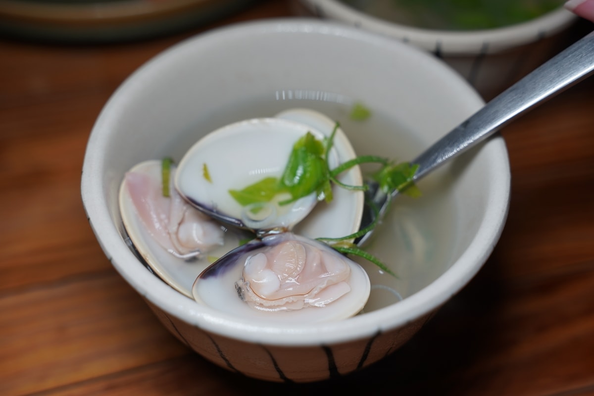【台北八德路美食餐廳推薦】高CP值日式無菜單料理 極上豪華剌身盛合+活體海鮮和牛 建一食堂