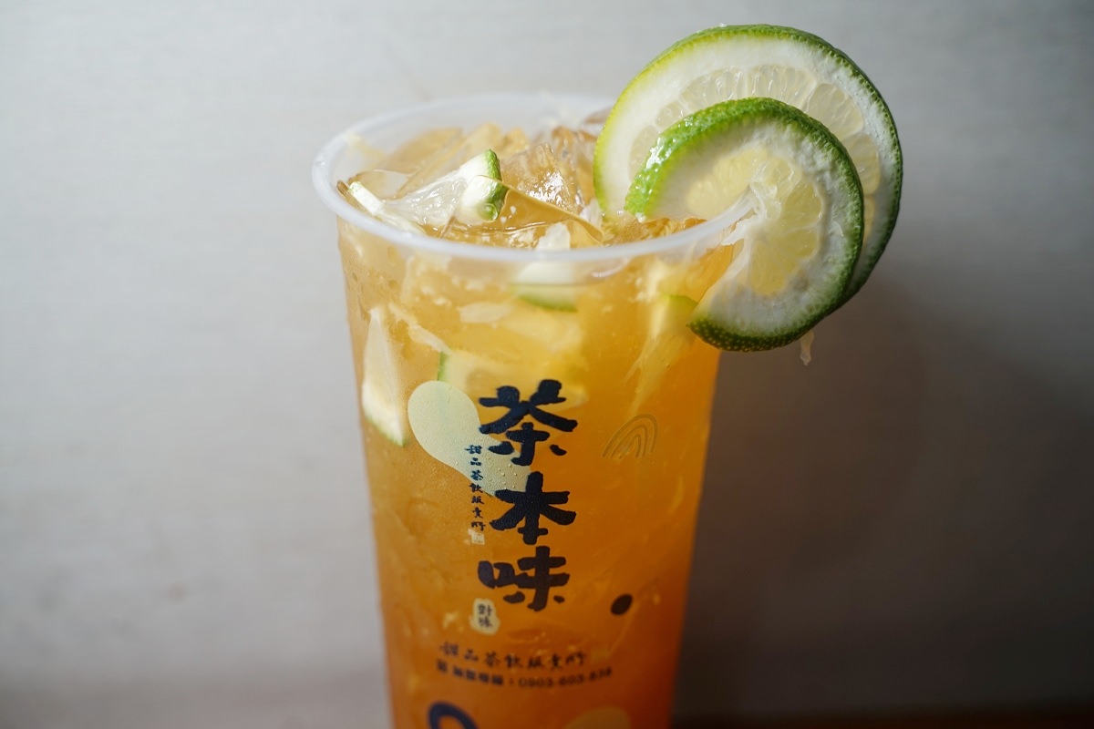 【台中逢甲手搖飲料店推薦】飽足系甜品茶飲販賣所專賣 用喝的甜點真材實料 茶本味逢甲福星店