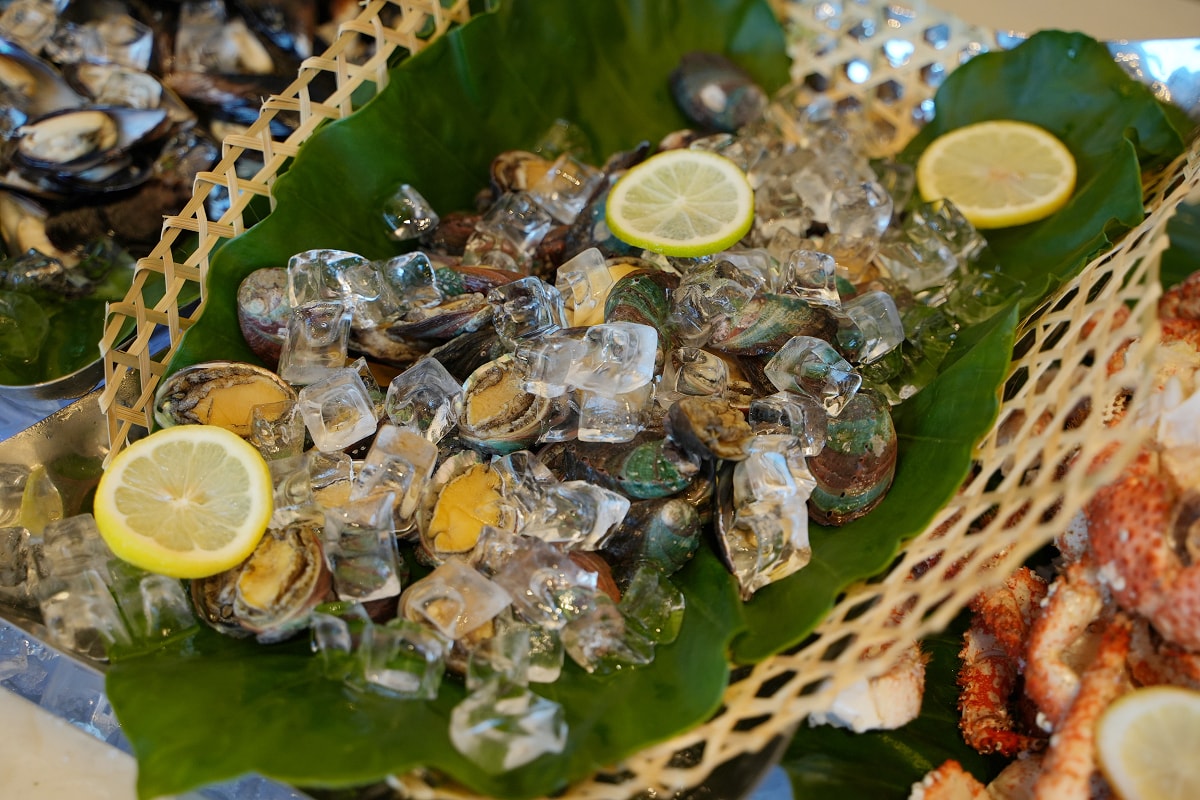 【Cozzi Market 逸·市集】青埔吃到飽餐廳推薦 海邊碼頭市集八大主題餐區全新進化