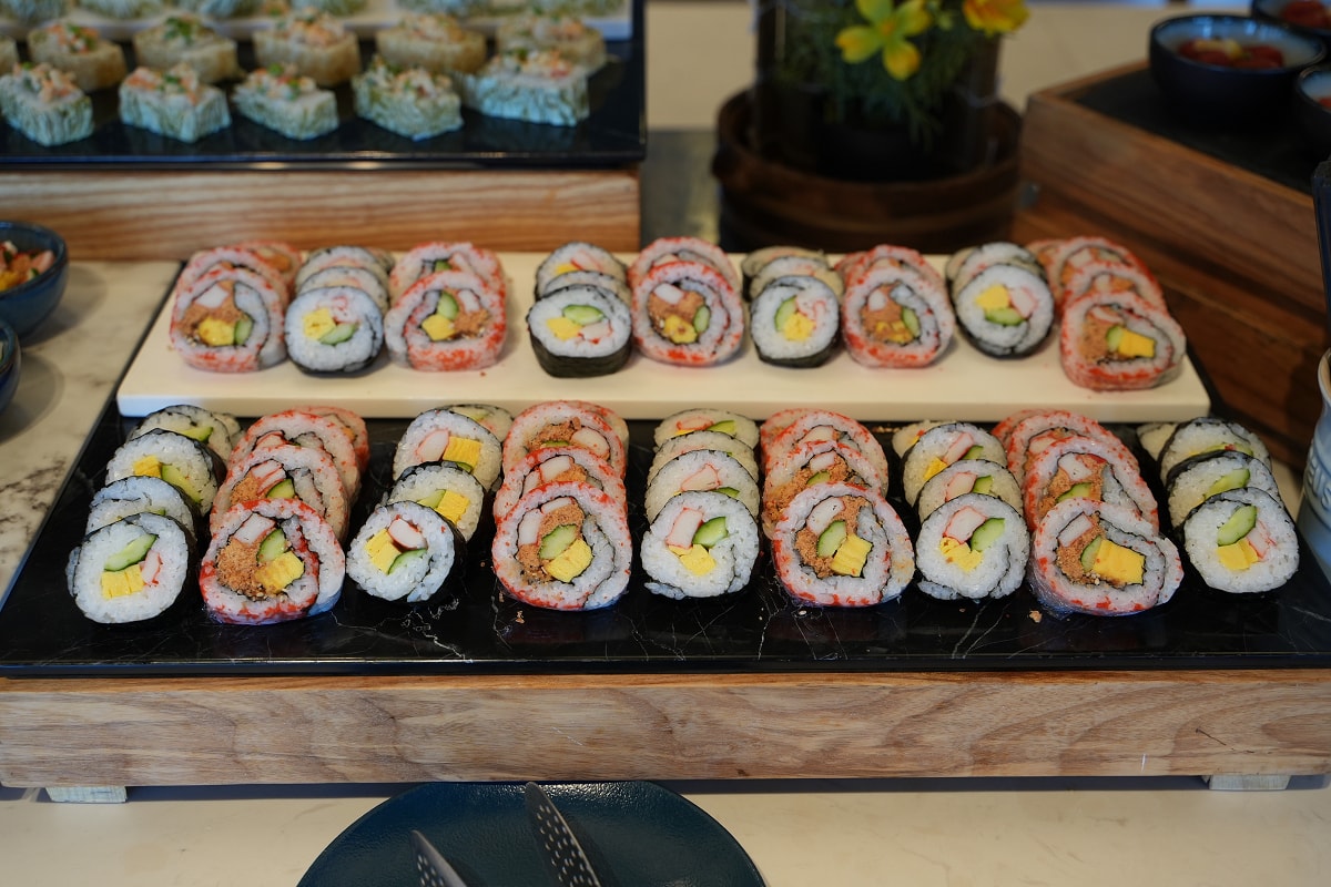 【Cozzi Market 逸·市集】青埔吃到飽餐廳推薦 海邊碼頭市集八大主題餐區全新進化