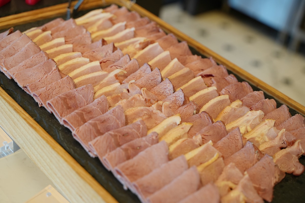 【Cozzi Market 逸·市集】青埔吃到飽餐廳推薦 海邊碼頭市集八大主題餐區全新進化