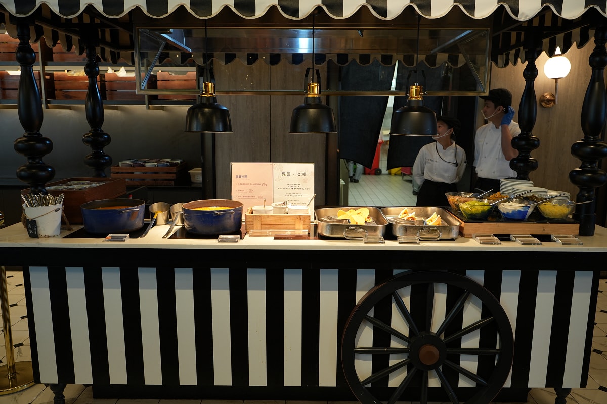 【Cozzi Market 逸·市集】青埔吃到飽餐廳推薦 海邊碼頭市集八大主題餐區全新進化
