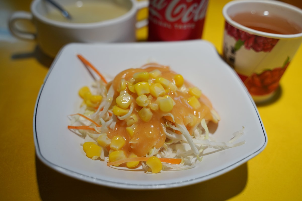 【萬年墾丁牛排】台北萬年商業大樓B1美食街 創立於1975 玉米濃湯喝到飽 台北老字號牛排館 - 第6張圖 【萬年墾丁牛排】台北萬年商業大樓B1美食街 創立於1975 玉米濃湯喝到飽 台北老字號牛排館