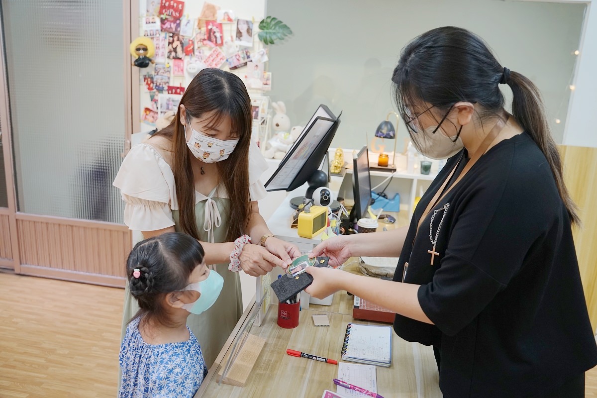 【中壢韓式證件照推薦】中壢兒童證件照好選擇 出國辦護照首選 GHAS 葛黑斯幸福攝影