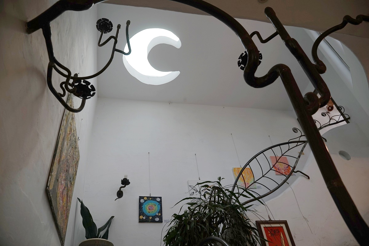 【彰化田尾景觀餐廳推薦】綠色植物海白色城堡建築 田尾地中海風格咖啡館 田尾綠海咖啡館