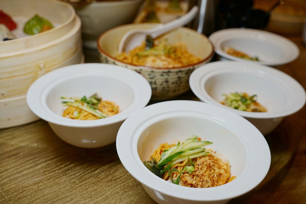 【誠品生活新店美食推薦】脆皮包種鮮蝦小籠包 川味雙絕香辣登場 樂天皇朝台灣裕隆城誠品新店店