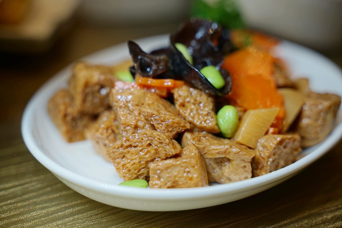 【誠品生活新店美食推薦】脆皮包種鮮蝦小籠包 川味雙絕香辣登場 樂天皇朝台灣裕隆城誠品新店店