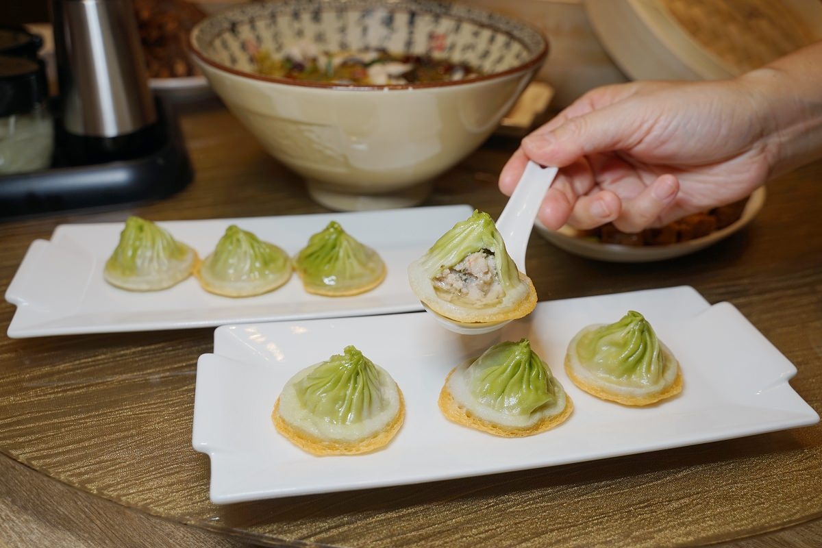 【誠品生活新店美食推薦】脆皮包種鮮蝦小籠包 川味雙絕香辣登場 樂天皇朝台灣裕隆城誠品新店店