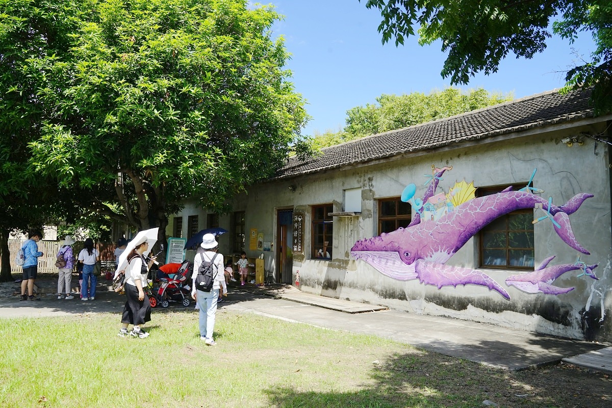 【台中清水免費室內景點推薦】假日限定免費繪本講故事 台中海線眷村童話世界 海灣繪本館