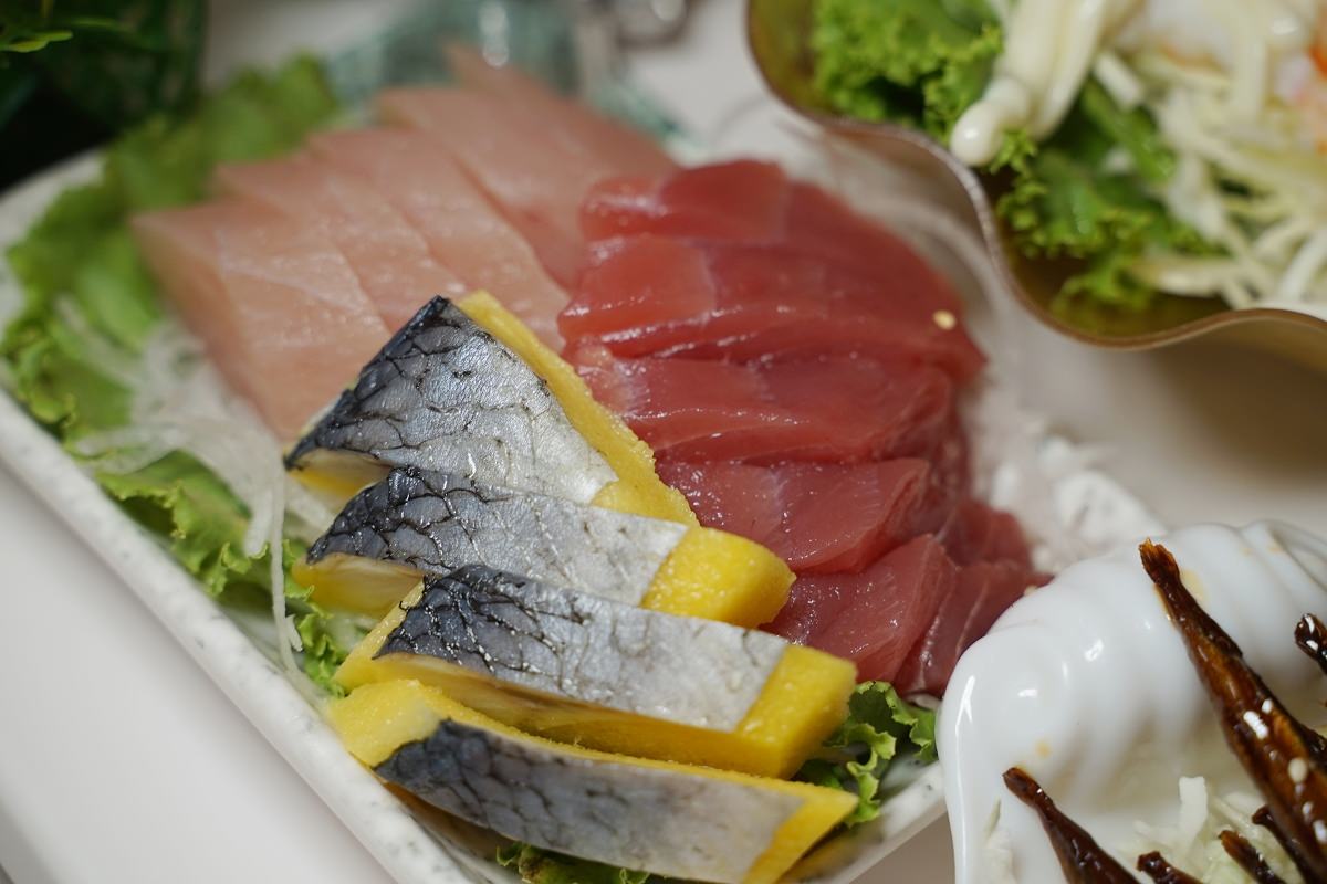 【台中梧棲美食餐廳推薦】高CP值桌菜料理聚餐好選擇 Google評價破5000則 梧棲來來海鮮餐廳