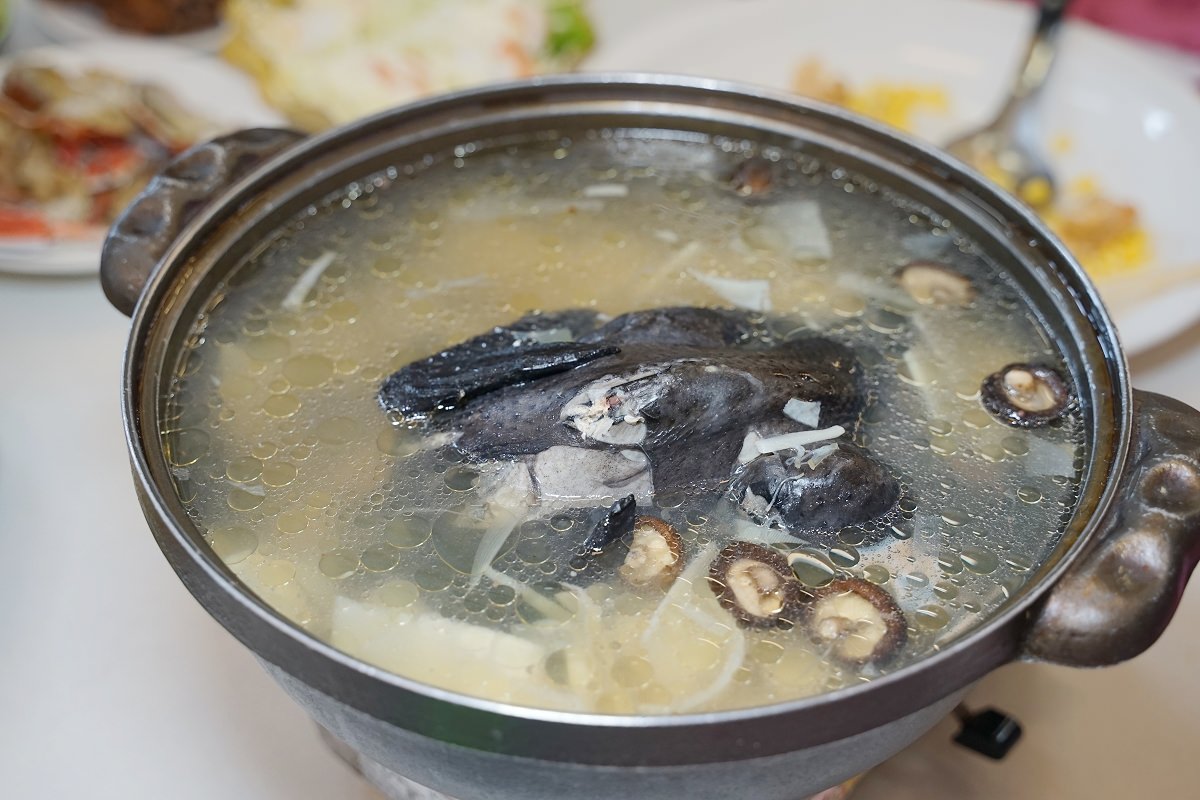 【台中梧棲美食餐廳推薦】高CP值桌菜料理聚餐好選擇 Google評價破5000則 梧棲來來海鮮餐廳