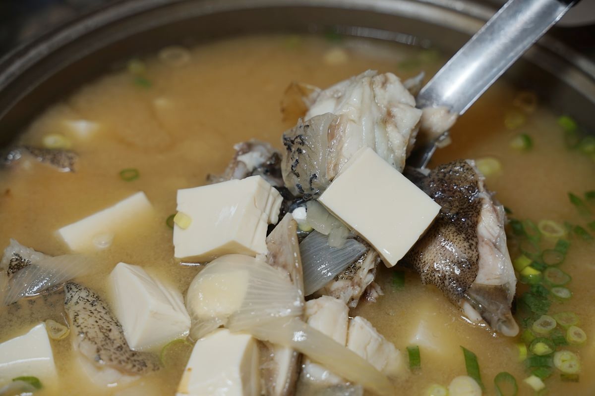 【台中梧棲美食餐廳推薦】高CP值桌菜料理聚餐好選擇 Google評價破5000則 梧棲來來海鮮餐廳