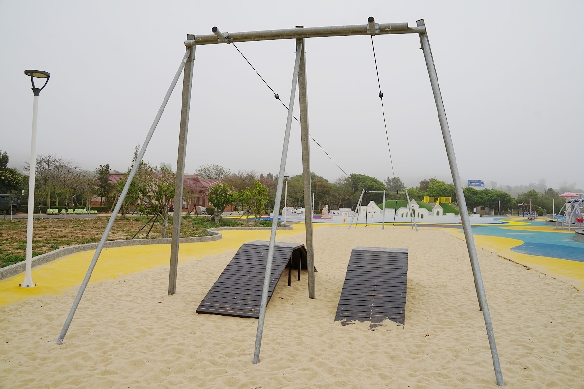 【小金門兒童公園推薦】金門最新共融式遊戲場 土丘滑梯/旋轉飛盤/雙軌滑索 烈嶼鄉習山湖公園