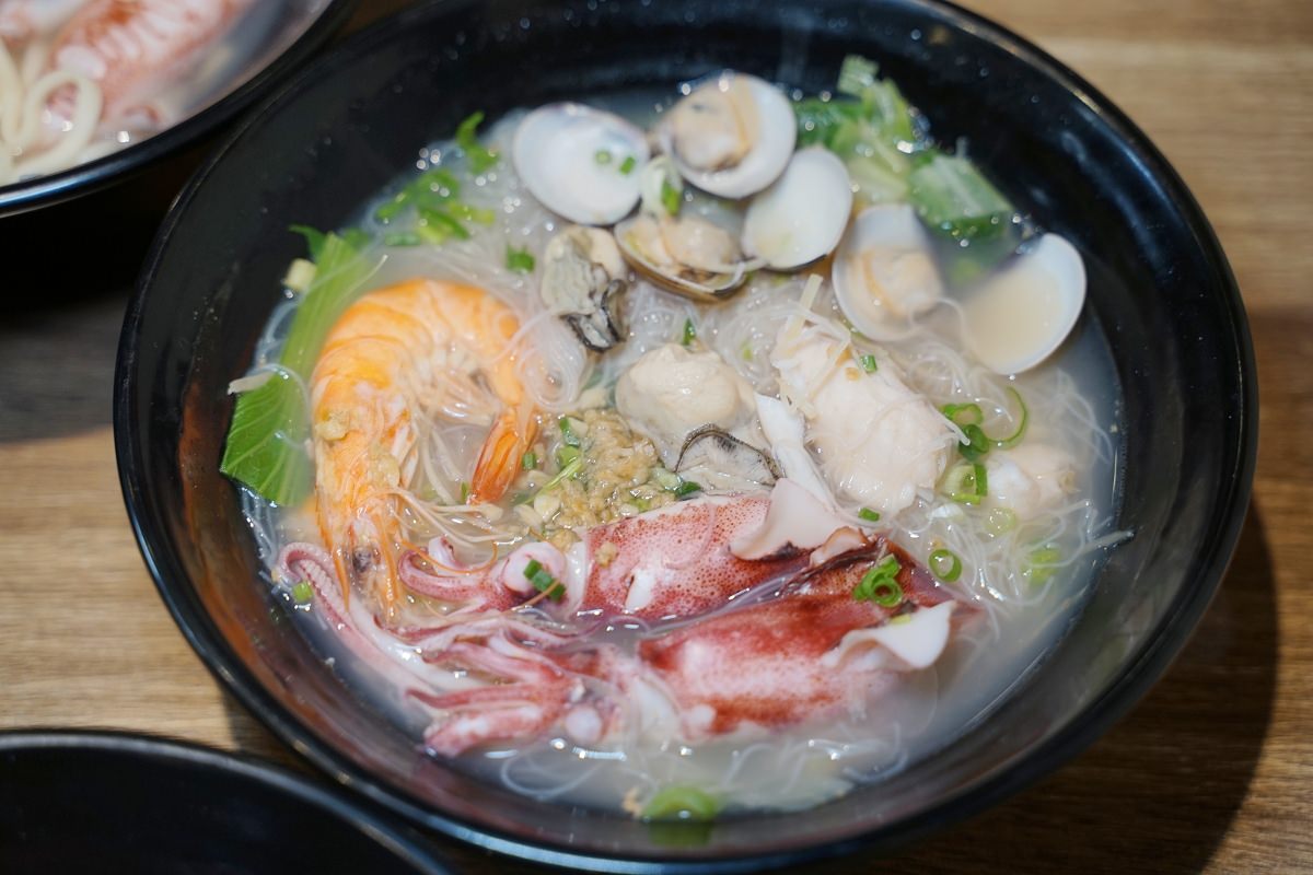 【台北行天宮美食推薦】鄰近中山國小捷運站 自家漁船新鮮小卷海鮮粥 江家深澳小漁村海鮮料理 - 第9張圖 【台北行天宮美食推薦】鄰近中山國小捷運站 自家漁船新鮮小卷海鮮粥 江家深澳小漁村海鮮料理