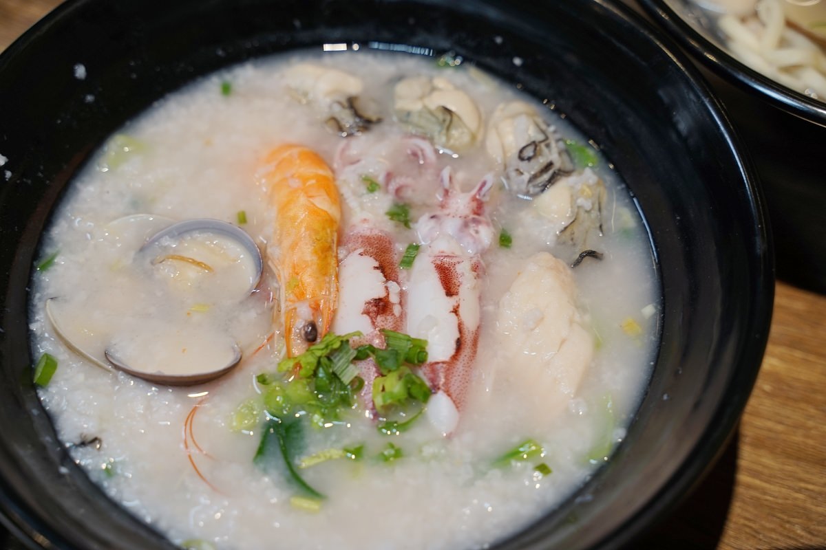 【台北行天宮美食推薦】鄰近中山國小捷運站 自家漁船新鮮小卷海鮮粥 江家深澳小漁村海鮮料理 - 第11張圖 【台北行天宮美食推薦】鄰近中山國小捷運站 自家漁船新鮮小卷海鮮粥 江家深澳小漁村海鮮料理