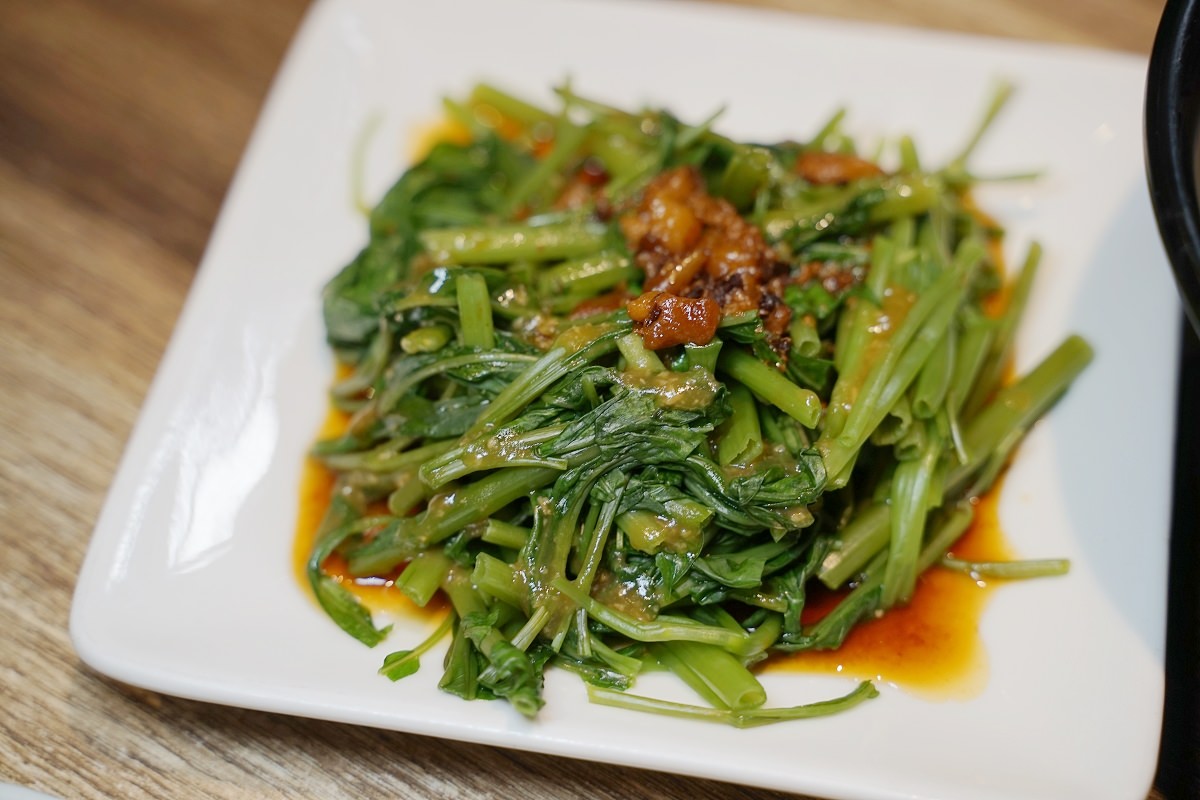 【台北行天宮美食推薦】鄰近中山國小捷運站 自家漁船新鮮小卷海鮮粥 江家深澳小漁村海鮮料理 - 第17張圖 【台北行天宮美食推薦】鄰近中山國小捷運站 自家漁船新鮮小卷海鮮粥 江家深澳小漁村海鮮料理