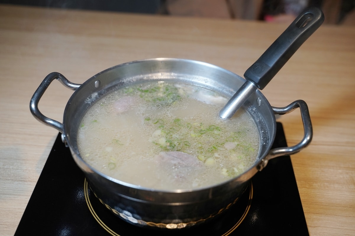 【中壢SOGO居酒屋推薦】新鮮漁獲海鮮烤海魚料理 人氣第一牛筋鍋/招牌手羽先美味必點 海柒居酒屋