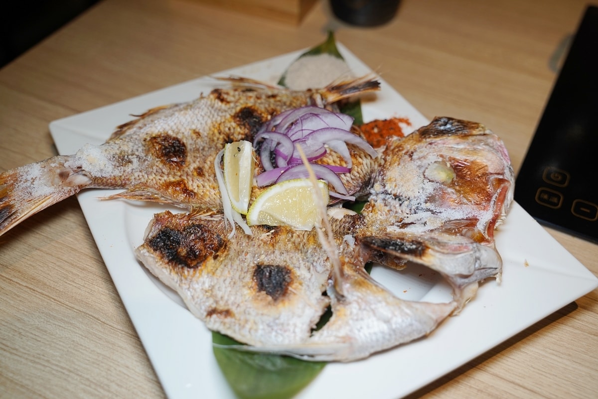 【中壢SOGO居酒屋推薦】新鮮漁獲海鮮烤海魚料理 人氣第一牛筋鍋/招牌手羽先美味必點 海柒居酒屋