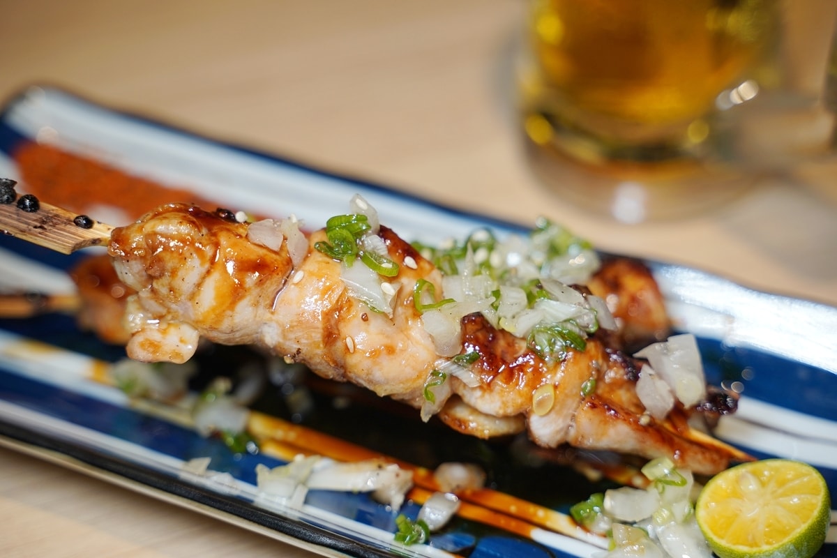 【中壢SOGO居酒屋推薦】新鮮漁獲海鮮烤海魚料理 人氣第一牛筋鍋/招牌手羽先美味必點 海柒居酒屋