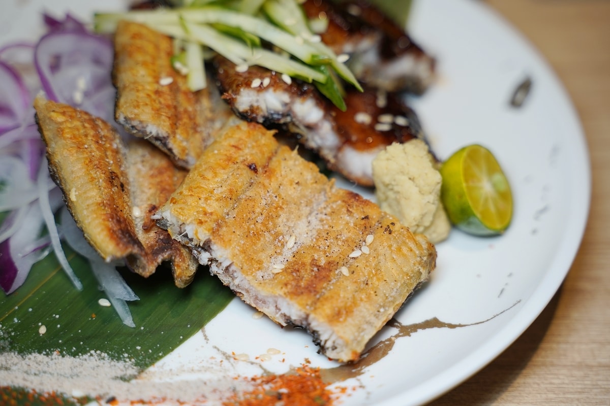 【中壢SOGO居酒屋推薦】新鮮漁獲海鮮烤海魚料理 人氣第一牛筋鍋/招牌手羽先美味必點 海柒居酒屋