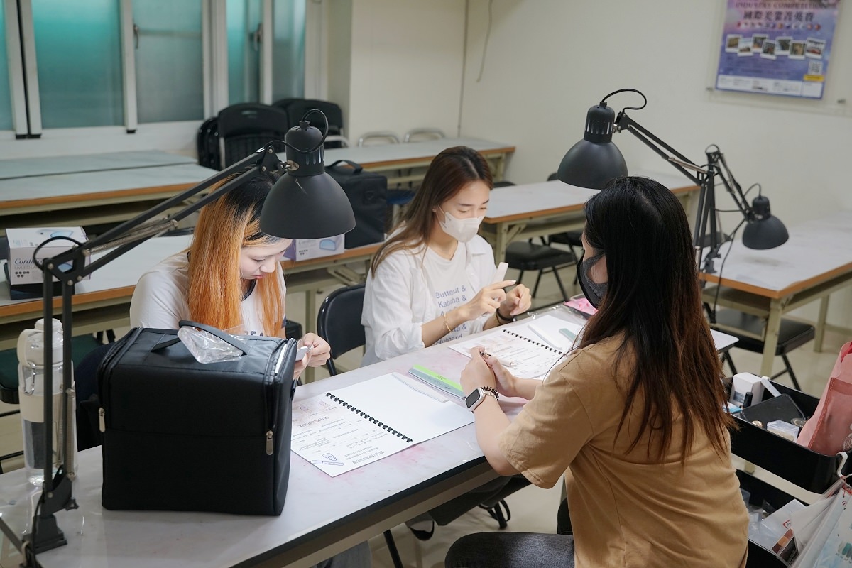 【高雄美學創業教學課程推薦】yuman 尤曼美學 高雄霧眉創業課程首選 小班制高雄紋繡教學課程好選擇 - 第6張圖 【高雄美學創業教學課程推薦】yuman 尤曼美學 高雄霧眉創業課程首選 小班制高雄紋繡教學課程好選擇
