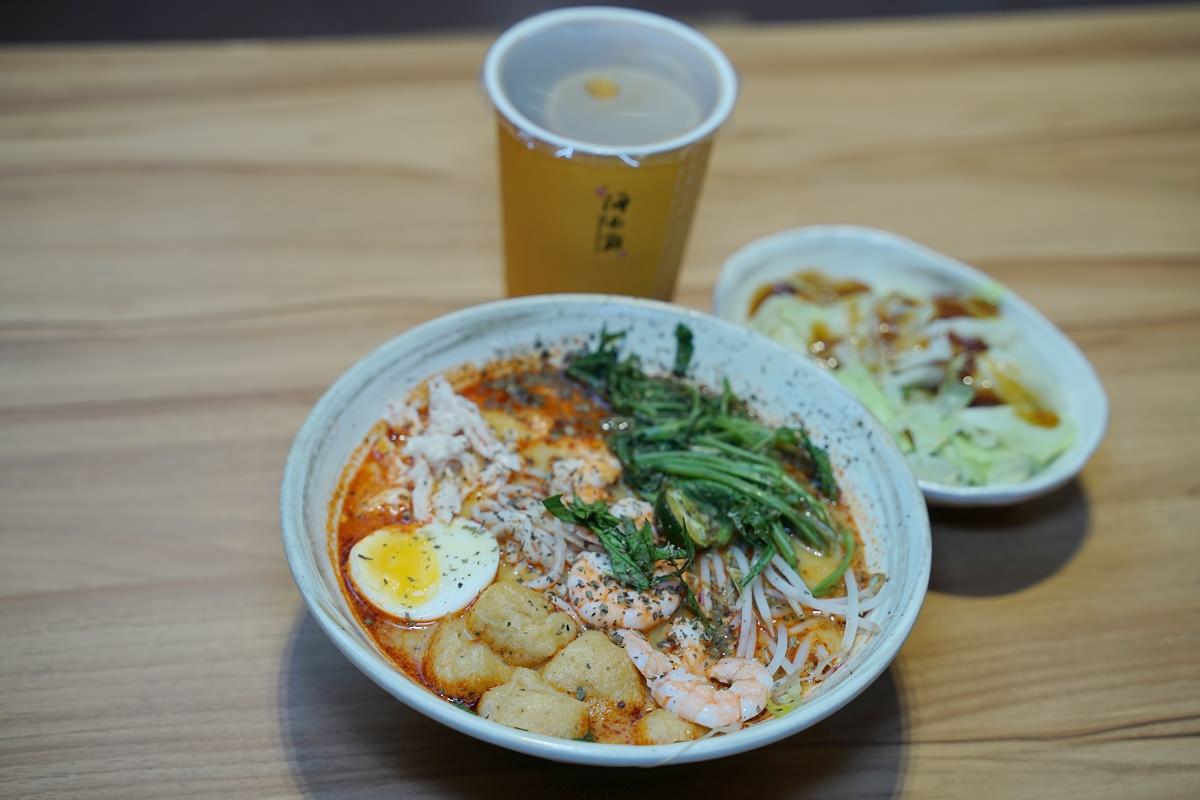 【大江國際購物中心美食街美食推薦】海南雞界的愛馬仕 周年慶購物必備美食搭配 瑞記海南雞飯桃園大江國際購物中心店
