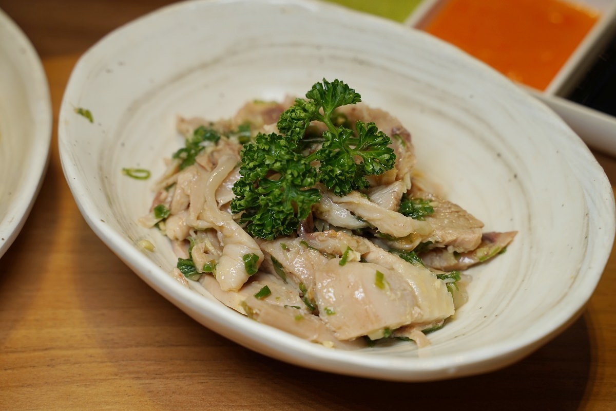 【大江國際購物中心美食街美食推薦】海南雞界的愛馬仕 周年慶購物必備美食搭配 瑞記海南雞飯桃園大江國際購物中心店