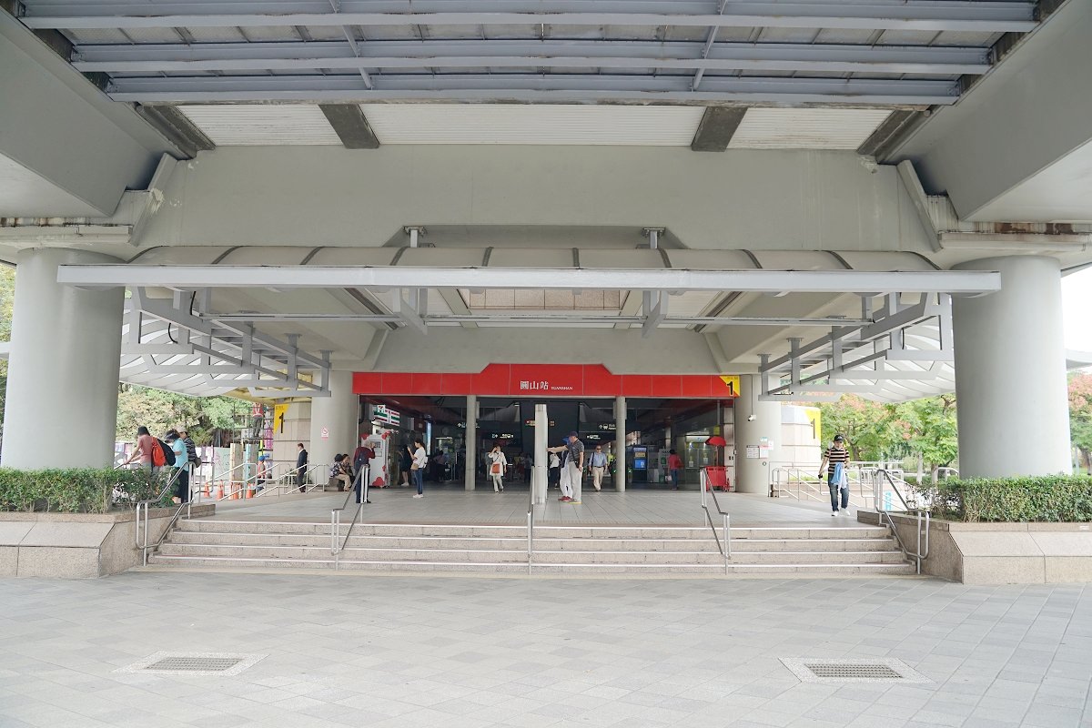 【圓山大飯店免費接駁車心得分享】捷運圓山站 <-> 圓山大飯店 免開車免爬山 超輕鬆到圓山 - 第1張圖 【圓山大飯店免費接駁車心得分享】捷運圓山站 <-> 圓山大飯店 免開車免爬山 超輕鬆到圓山