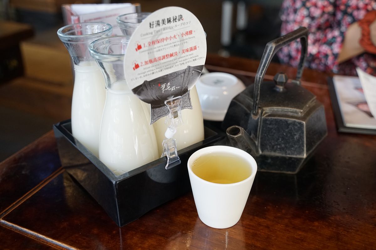 【台中南屯火鍋推薦】特色麵包豆腐無限量供應 台中宵夜深夜食堂好去處 無老鍋公益店